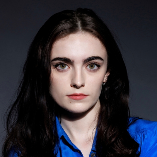 Scarlet Deauville head shot