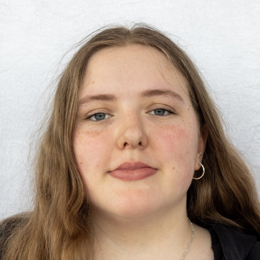 Natalie Farnham* head shot