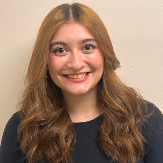 Sienna Paxton head shot