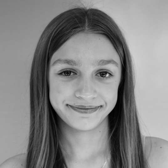 Bella Bennett head shot