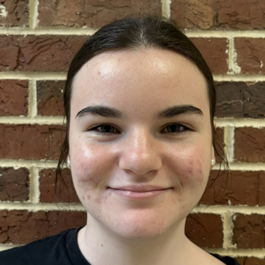 Araely Claunch head shot