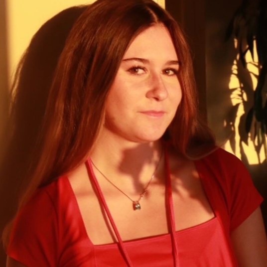 Elise Schultz head shot