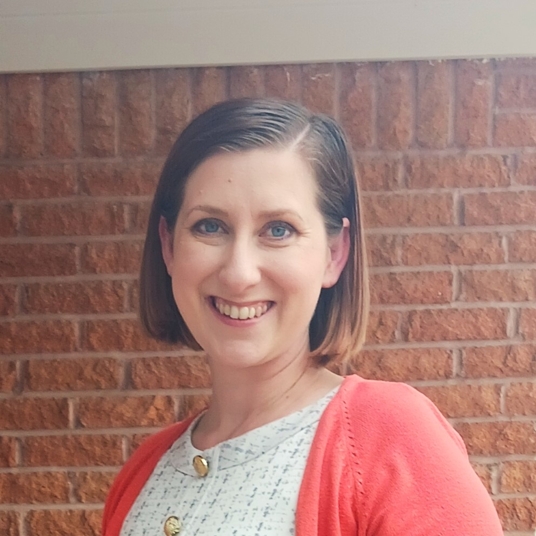 Stephanie Erwin head shot