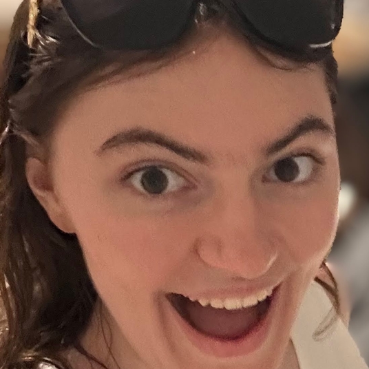 Lilly Green head shot