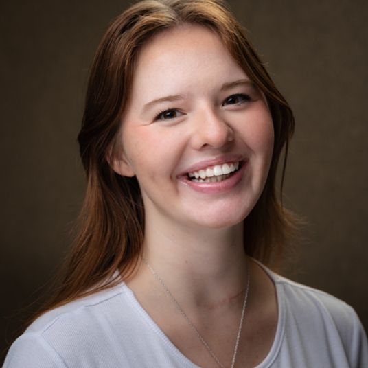 Aly Arenholz head shot