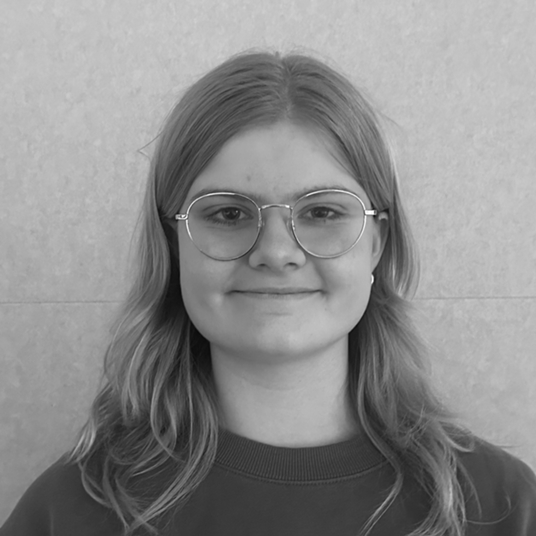 Evelyn Moore * head shot