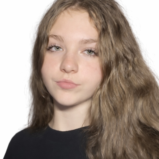 Helena Drumond head shot