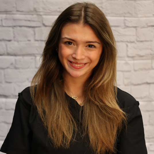 Arianna Macmillan head shot