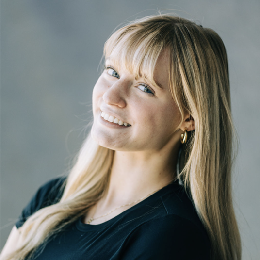 Elliana Farrow head shot