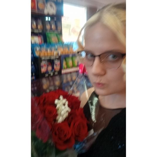 Savannah Farr head shot