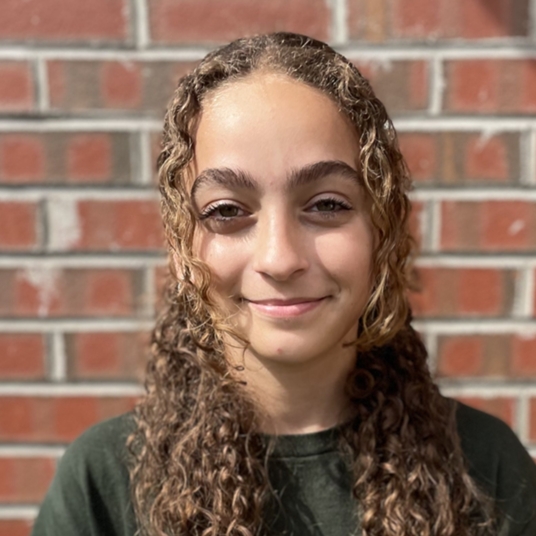 Olivia Defazio head shot