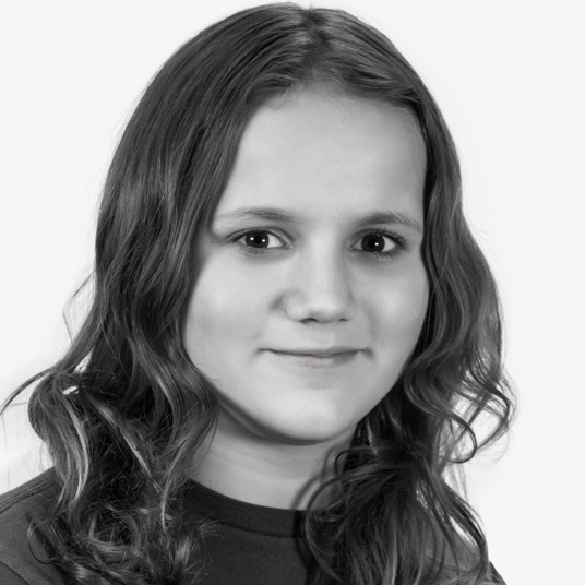 Claire Bretzius head shot