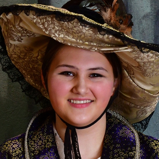 Izzy Krahn head shot