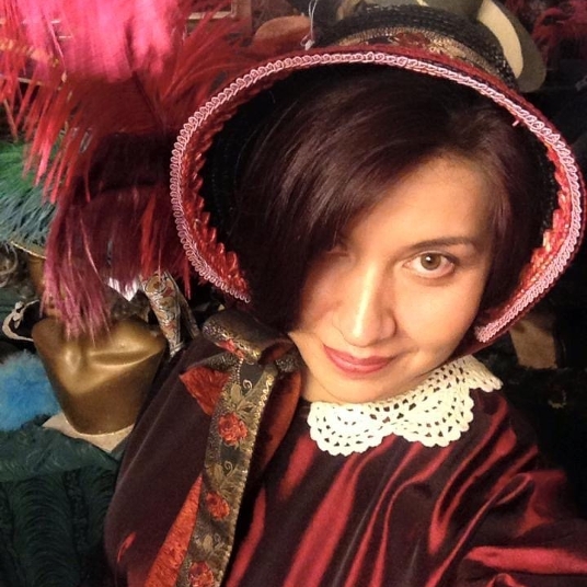 Nathania Apple head shot